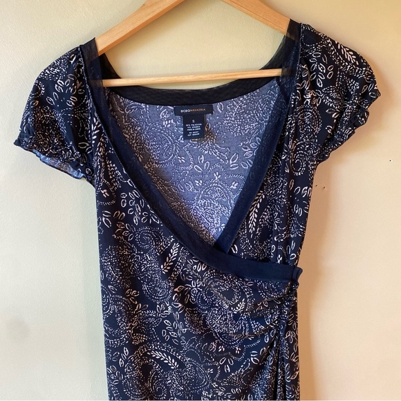 BCBGMaxAzria Black Paisley Faux Wrap Vneck Lace Cap Sleeve Size Small - Picture 2 of 12